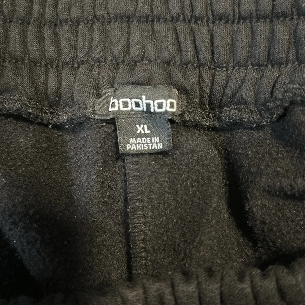 Boohoo | V Waistband Wide Leg Jogger (Tall) - Picture 9 of 9
